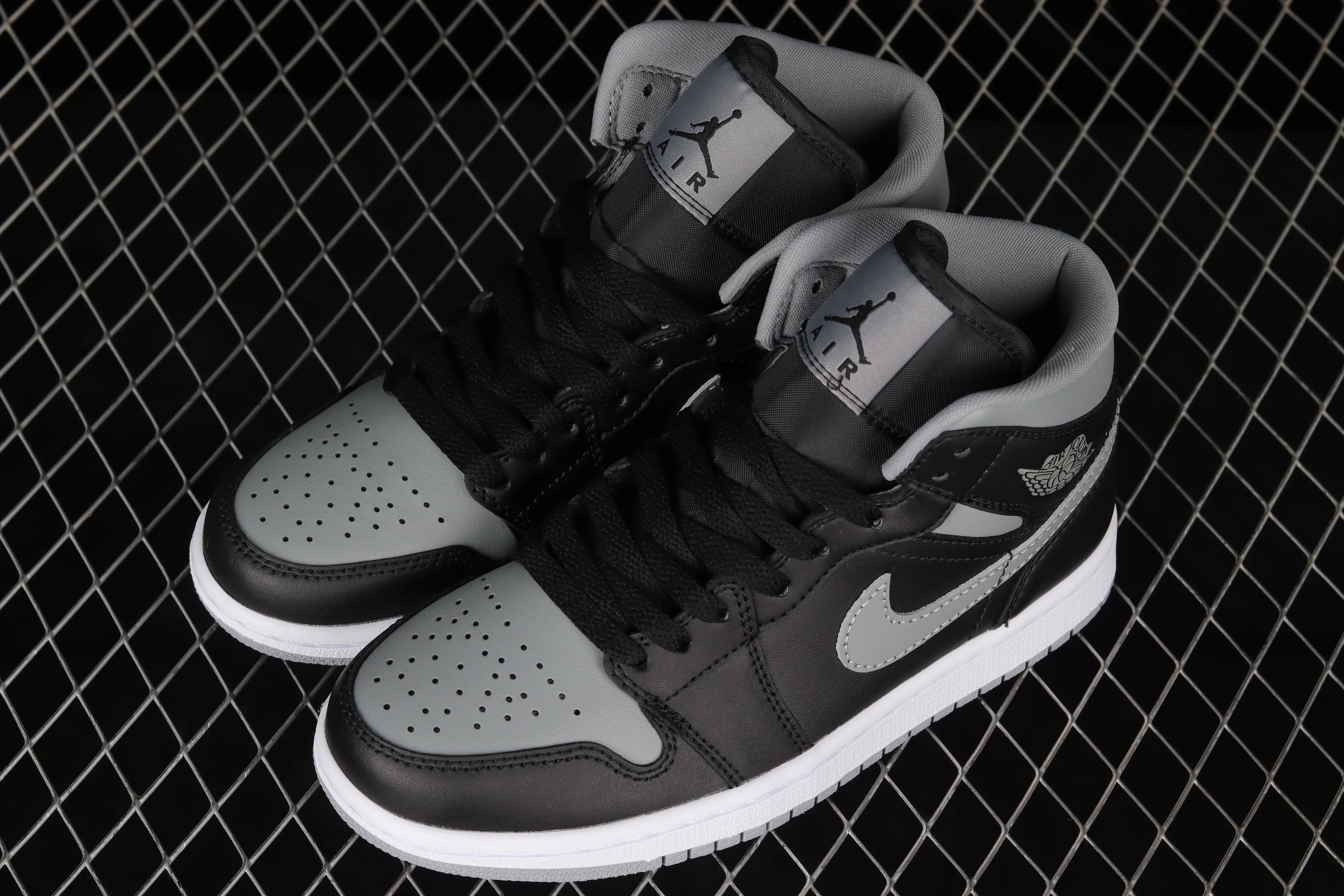 All categories Air Jordan Jordan series basketball shoes Air Jordan 1 Mid G version pure original Air Jordan 1 Mid SE AJ1 Joe 1 small shadow gray mid-top retro basketball shoes BQ6472-007